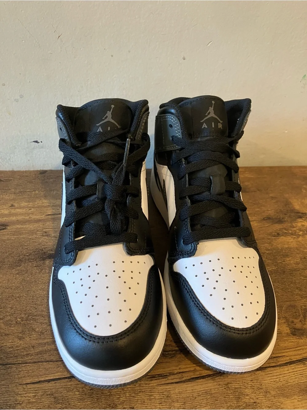 Air Jordan 1 Mid